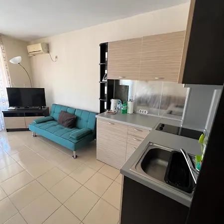 Sunny View Retreat At Sunny Cozy With Sunlit Balcony Slantchev Briag
