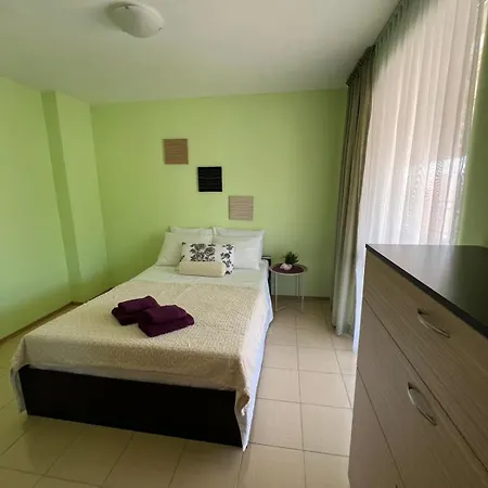 Sunny View Retreat At Sunny Cozy With Sunlit Balcony Appartement Slantchev Briag